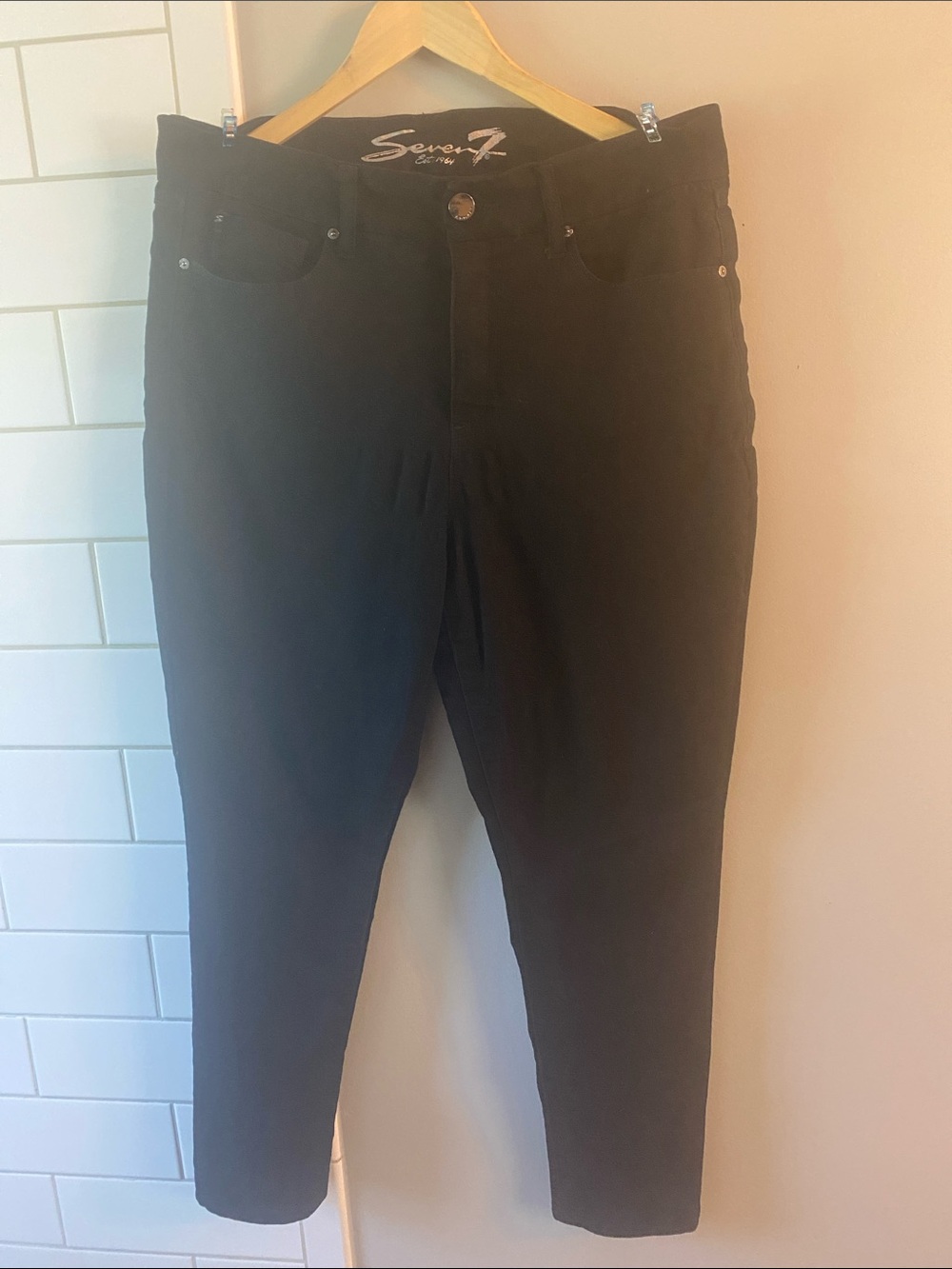 Seven7 Black Skinny Women's Jeans